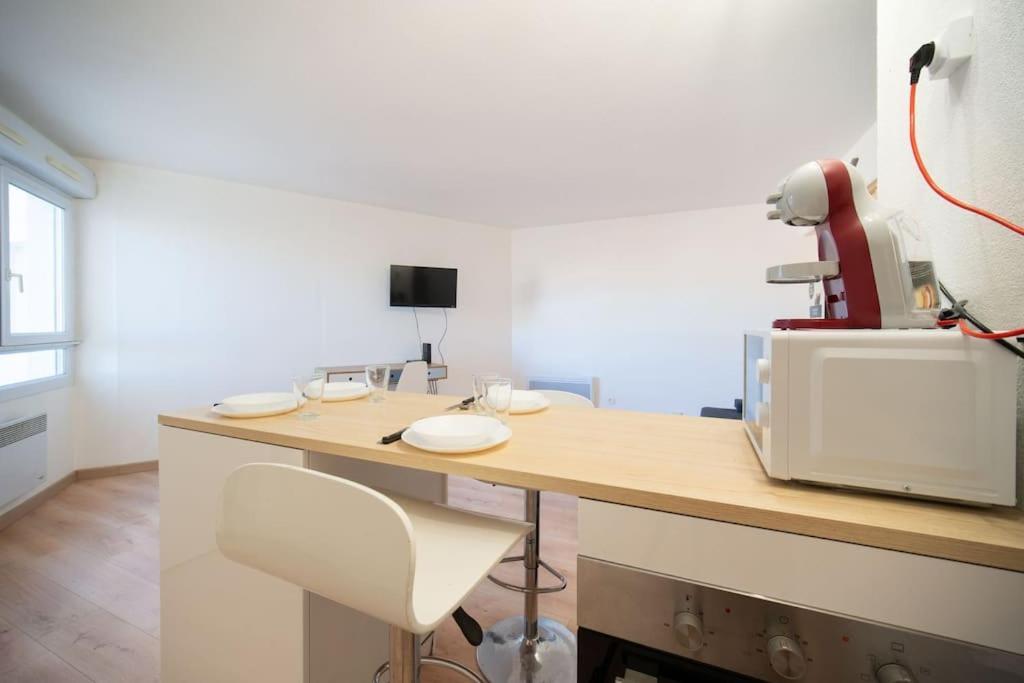 Fully Equipped Apartment 2 To 4 People St Charles Marseille Eksteriør billede